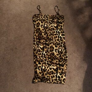 Cotton leopard print dress.